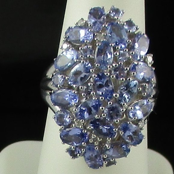 4.20ct Tanzanite Bold Oval Cluster Ring - Picture 2 of 8